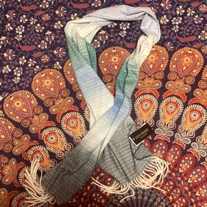 Steve Madden Scarf 🧣